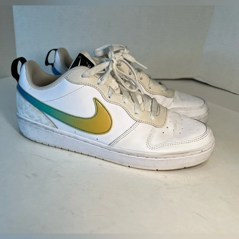 Nike Big Kids Court Borough 2 SE Casual Sneakers